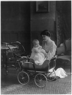 История детских колясок в фотографиях - 1913 год