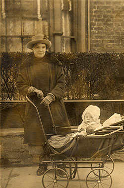 История детских колясок в фотографиях - 1918 год